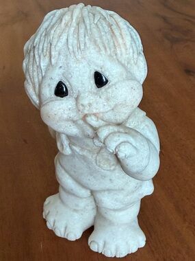Quarry Kids “Willy Be Mine” – Vintage Collectible Boy Figurine – Stone Resin